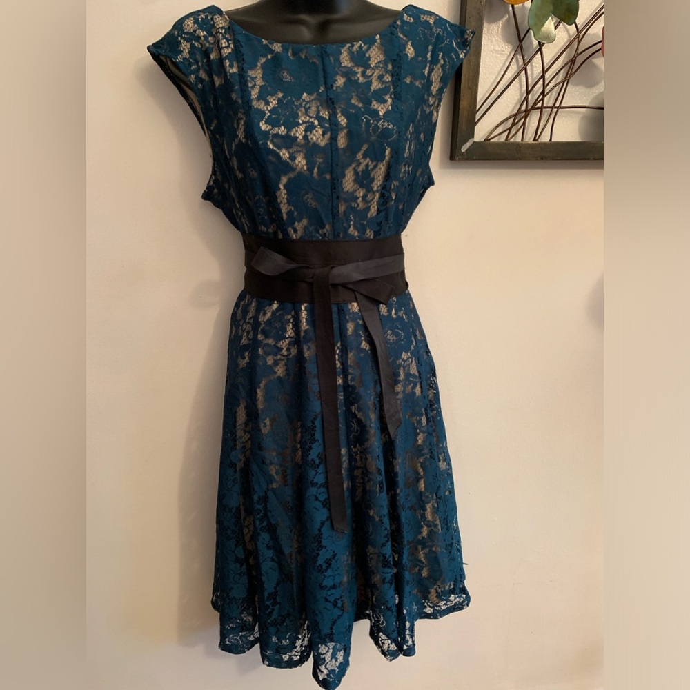Julian Taylor Women’s Lace Dress